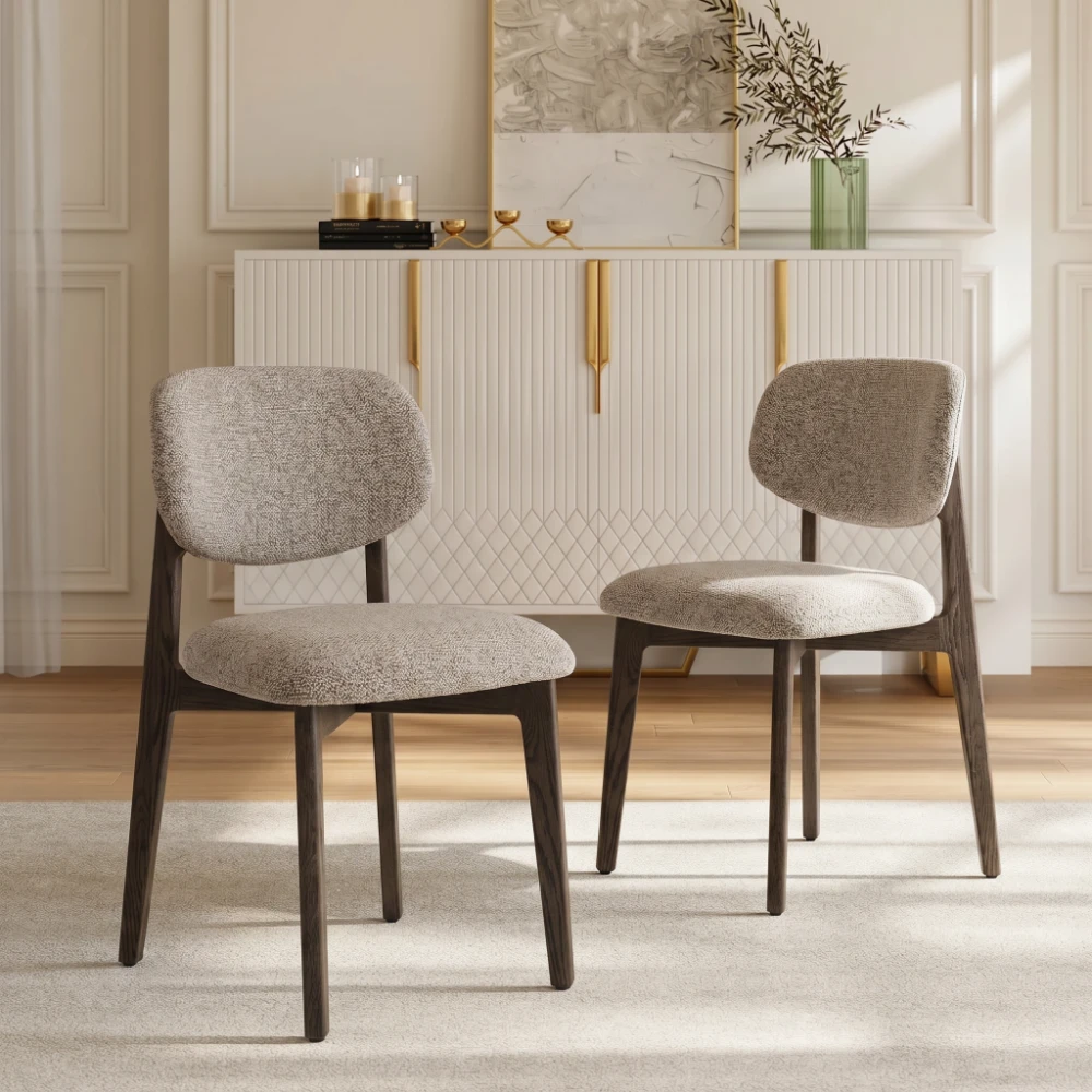 Chaise en tissu beige et chêne massif foncé