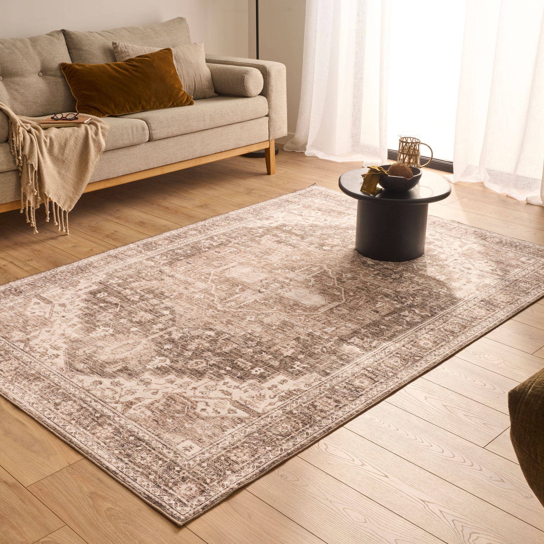 Tapis doux à poils courts motif vintage beige