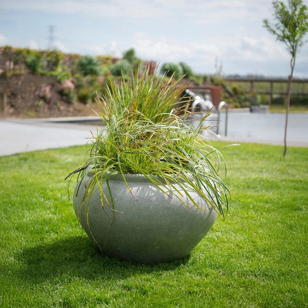 Pot de fleurs gris en béton ultra-léger - Diamètre : 100 cm, Hauteur : 60 cm